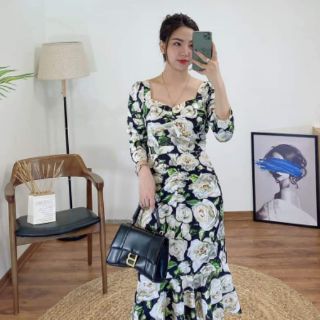 Đầm bsk ôm tay bồng