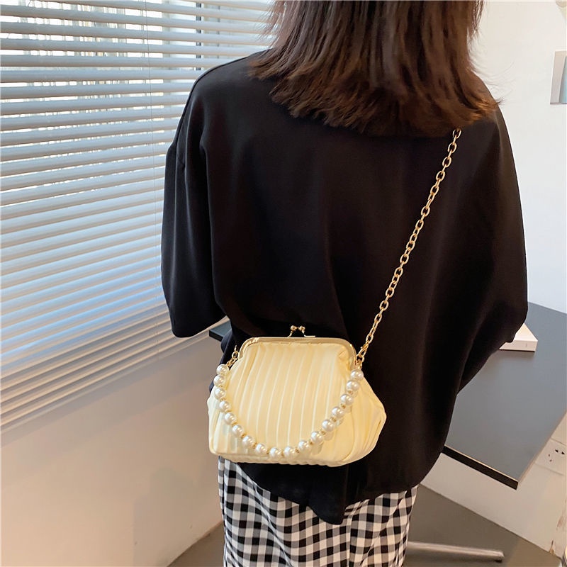 Túi Đeo Chéo Xếp Ly Đính Ngọc Trai Thời Trang Dành Cho Nữ