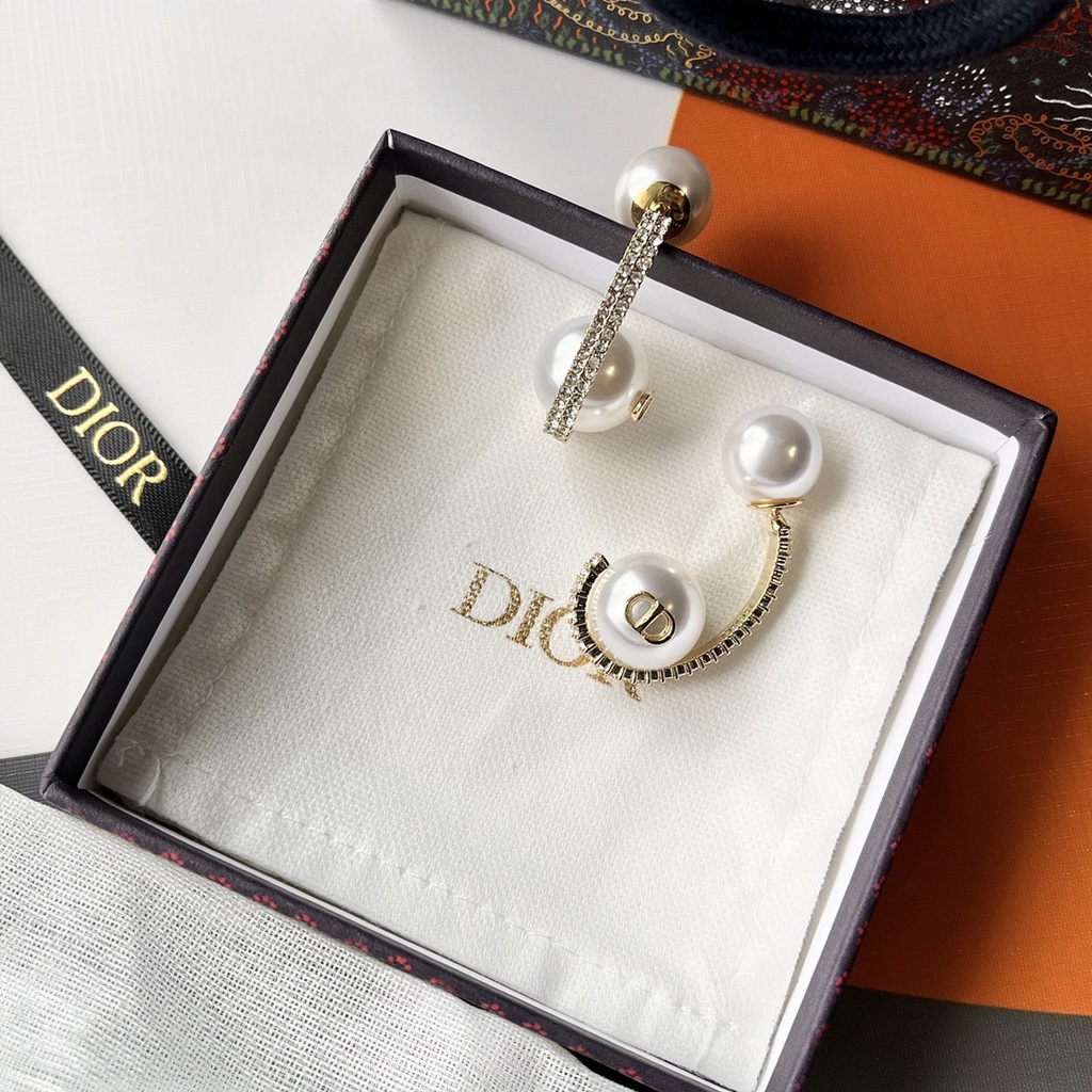 Bông Tai Dior Bằng Thép Titan Hình Chữ CD Thời Trang Cho Nữ