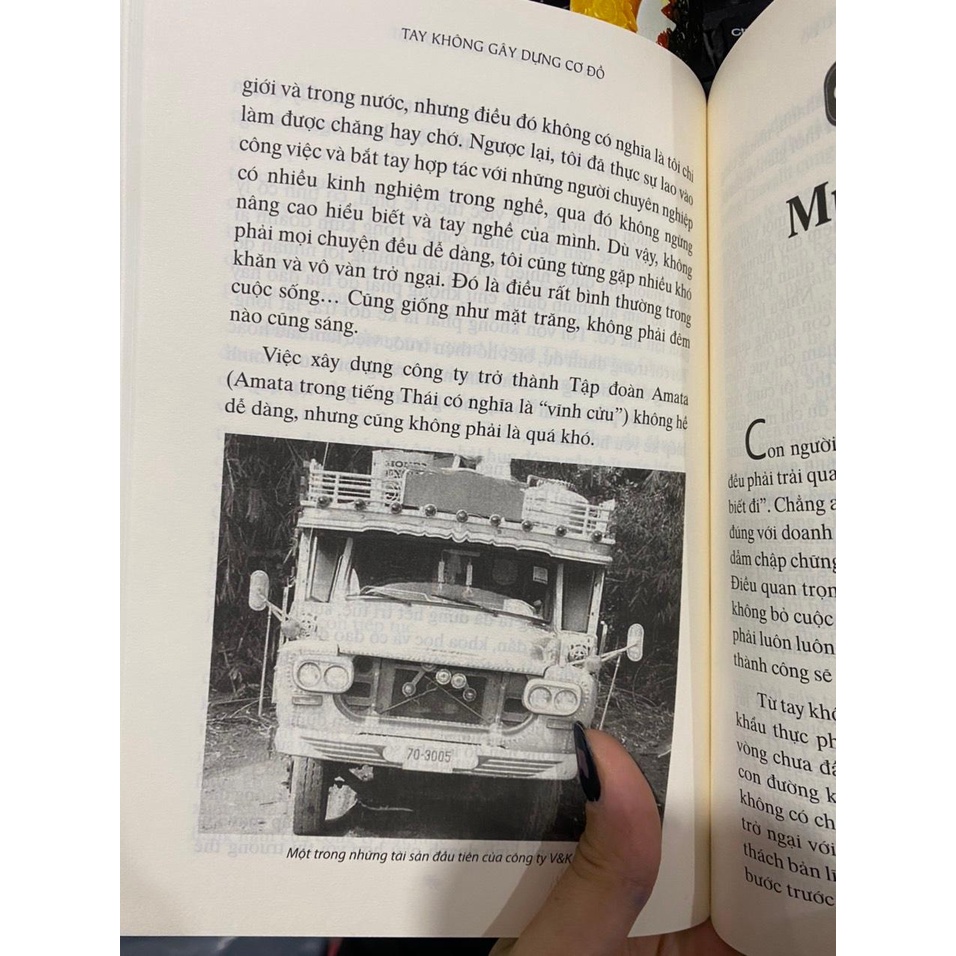 Sách - Tay không gây dựng cơ đồ ( first News )