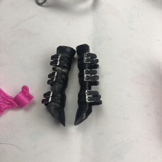 Phụ kiện búp bê monster high