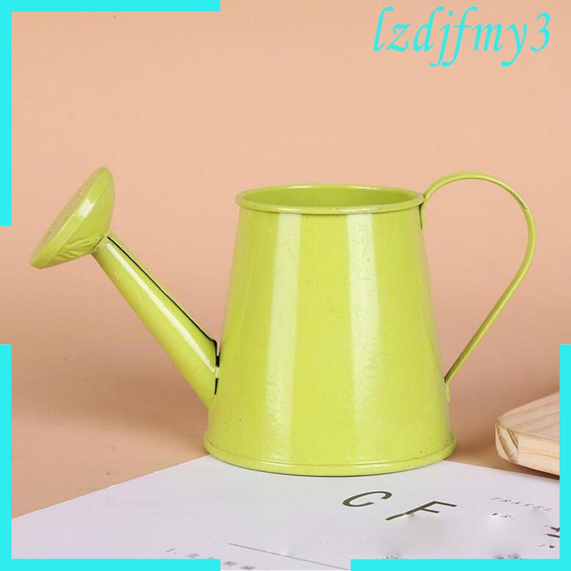 Mô hình bình tưới cây mini bằng thiếc nhiều màu sắc phong cách mộc mạc