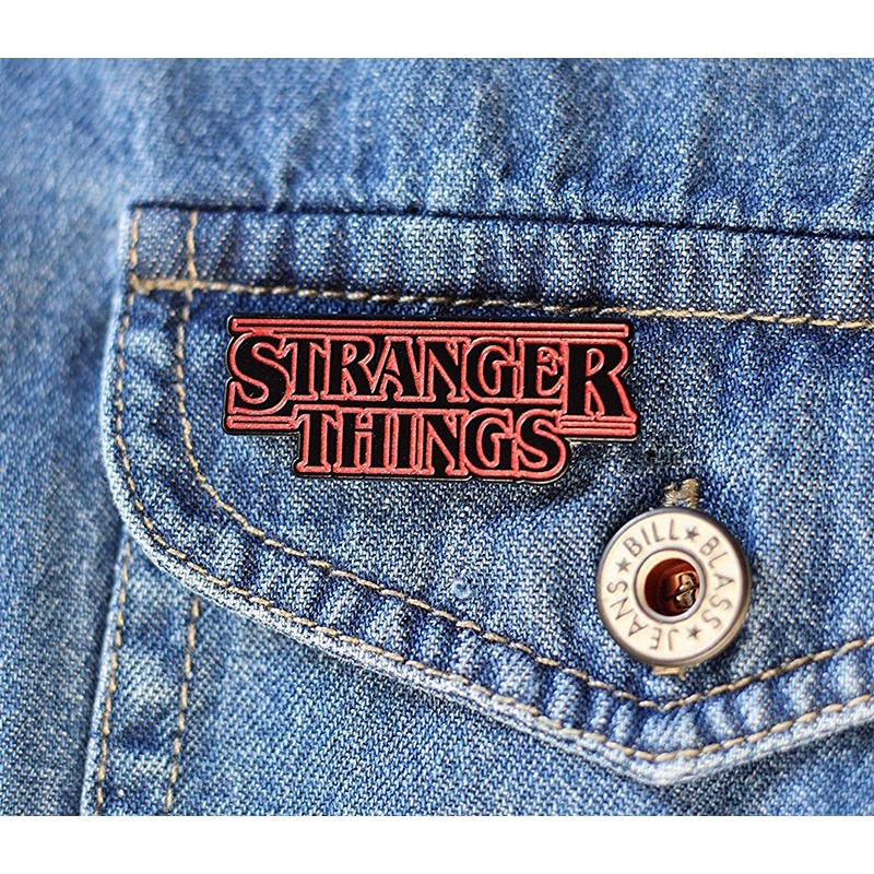 Ghim cài áo thiết kế chữ Stranger Things độc đáo