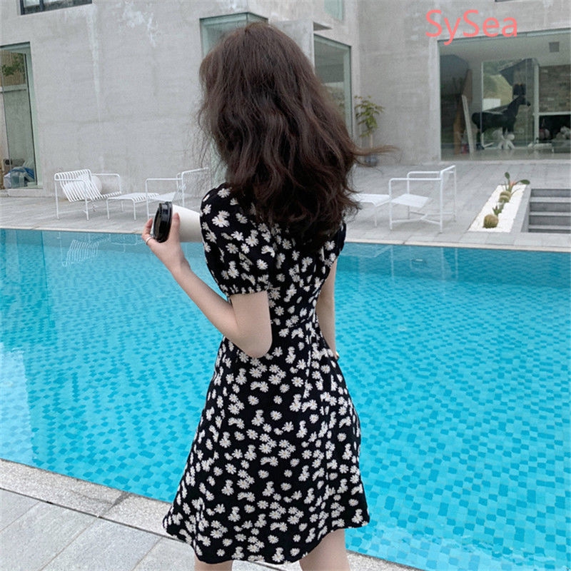 Đầm hoạt tiết hoa cúc đáng yêu thời trang Hàn Quốc cho nữ