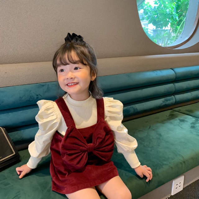 Yếm nhung nơ ngực cho bé