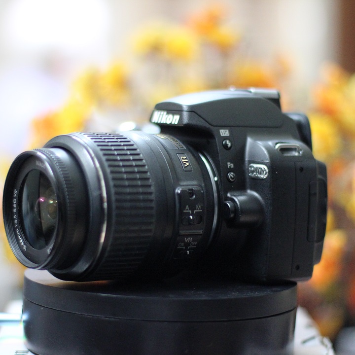 Máy ảnh Nikon D40X kèm ống kính 18-55 VR tập chụp DSLR