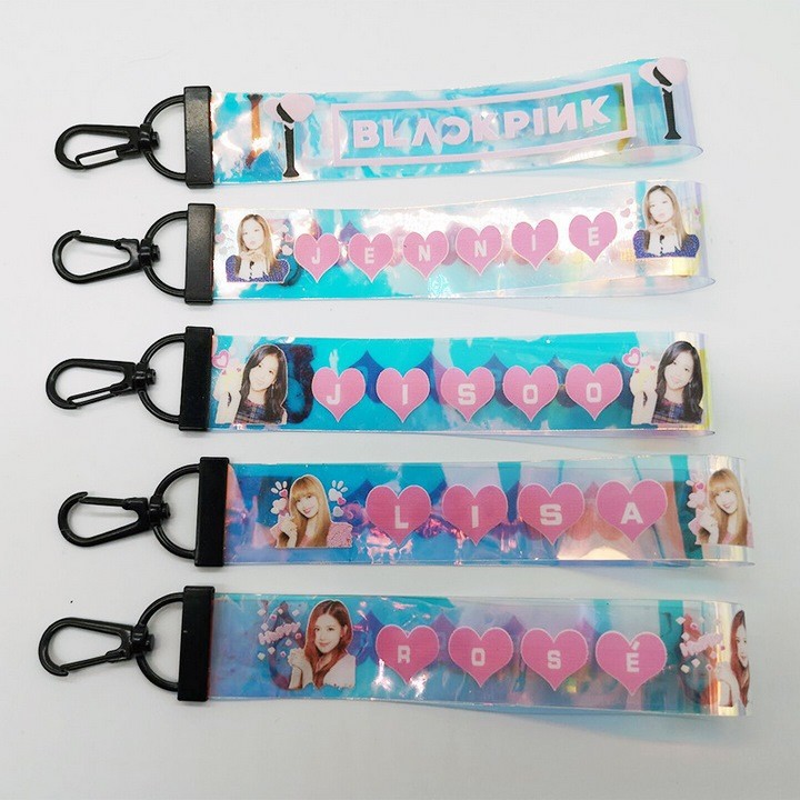 (Sỉ 20k) Móc treo túi cặp sách Nametag trong BP Lisa Jisoo Jennie Rose dây strap BP Lisa Jisoo Jennie Rose hologram