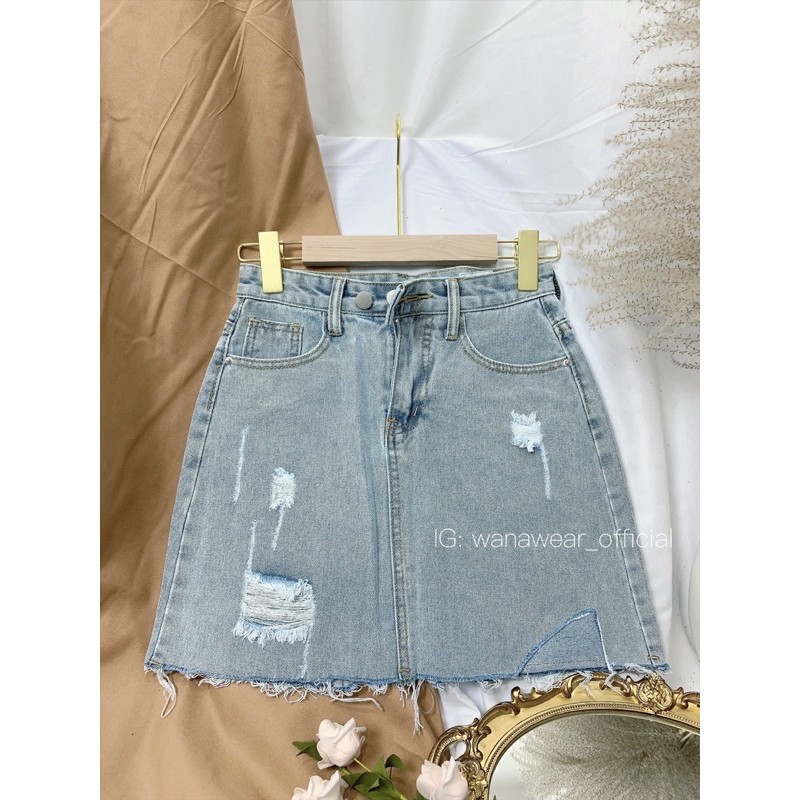 Chân váy bò rách, chân váy chữ A 2 cúc WANAWEAR chất jean mềm đẹp [TẶNG GƯƠNG & TÚI THƠM] | BigBuy360 - bigbuy360.vn