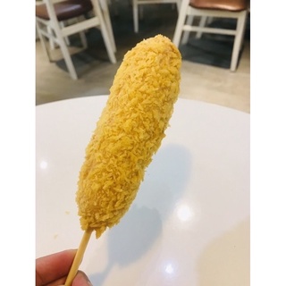 Hotdog Corndog nhân xúc xích và phô mai