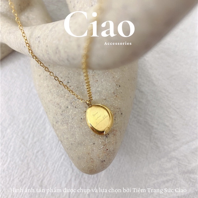 [NEW ITEM] Dây chuyền/ Vòng cổ titan không gỉ mặt tròn khắc chữ tinh tế Letitia Ciao