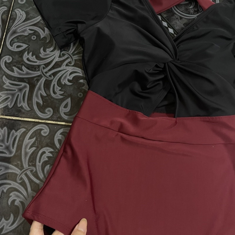 Áo tắm 1 mảnh thắt nơ đen đỏ