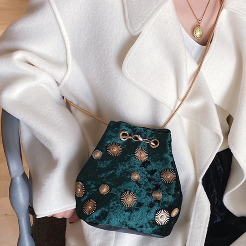 Túi xách chất liệu vải nhung thời trang sang trọng cho nữ