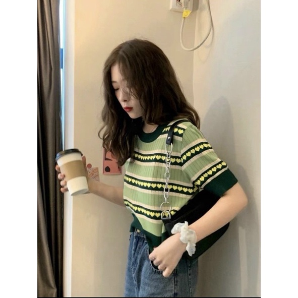Áo croptop len dệt kim họa tiết trái tim