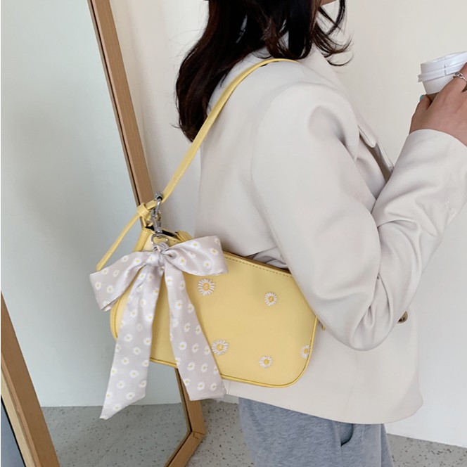Shoulder &amp; Tote daisy bag baguette bag underarm bag armpit bag  women's bag small square bag 2020 popular new style all-around small shoulder bag cross body method stick bag ins malaysiafashion goodquality soft surface promotion