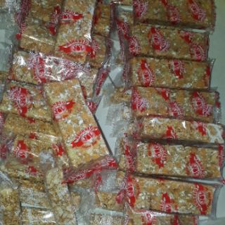 Bánh cáy kẹo lạc đặc sản thái bình