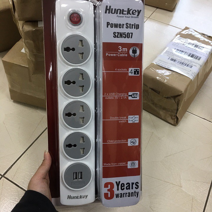 Ổ cắm điện đa năng chống sét Huntkey SZN507/ 02 cổng sạc usb 5V-2.1A