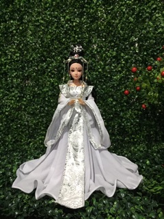 Búp bê cổ trang