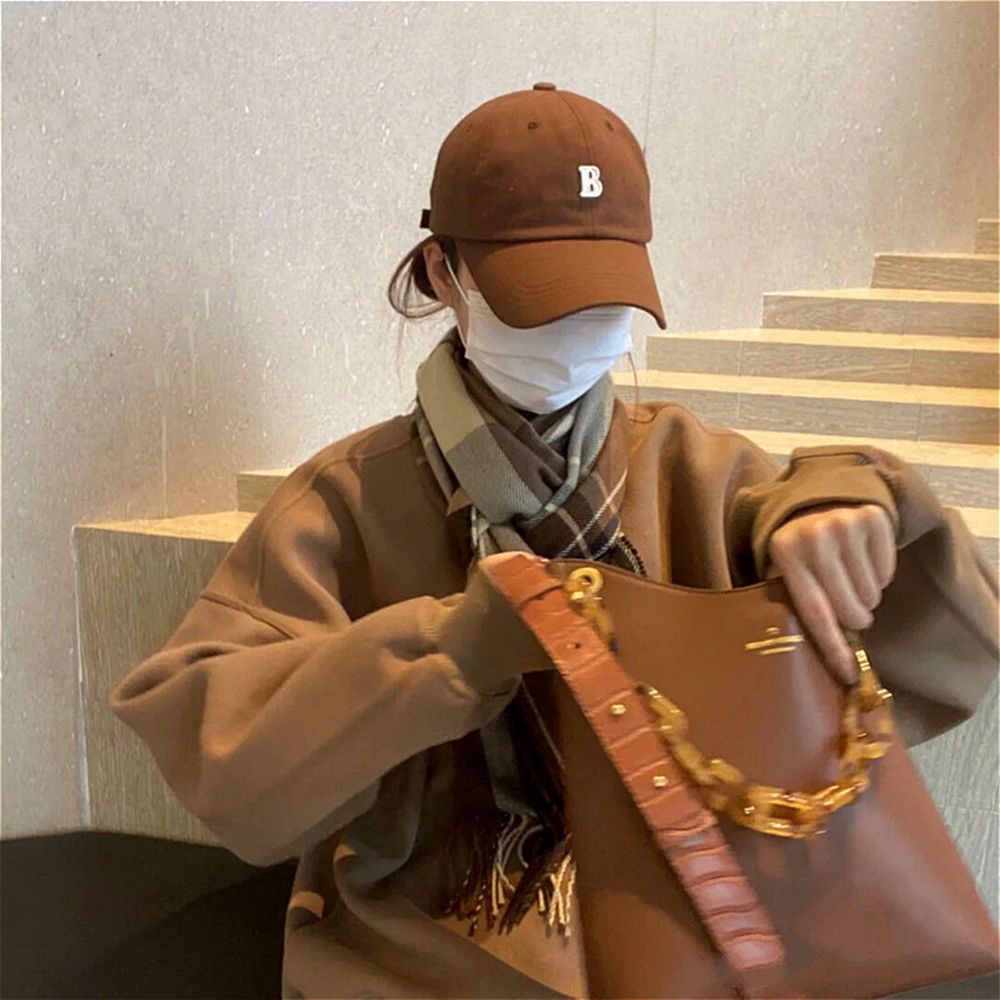 Mũ lưỡi trai thêu chữ B phong cách hip hop cá tính thời trang cho nam và nữ