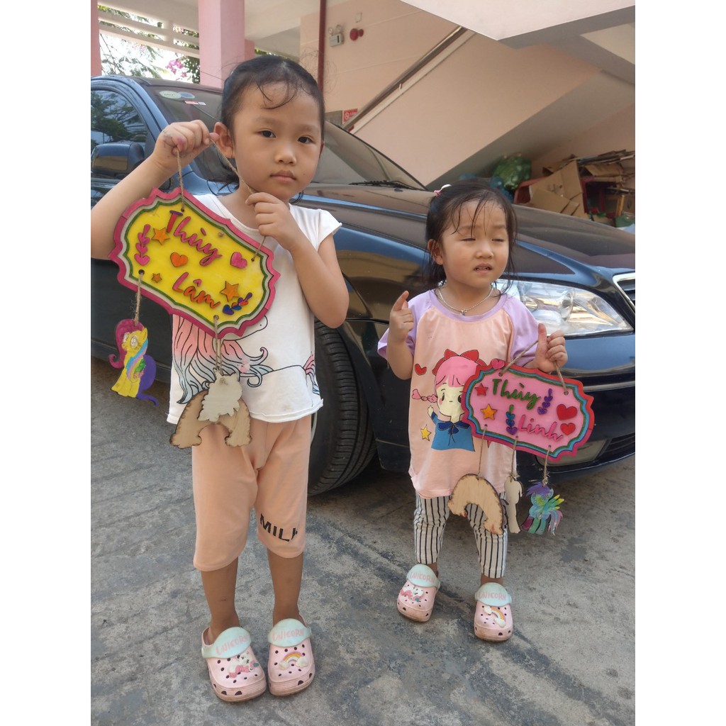 Bảng tên gỗ khắc tên bé theo yêu cầu, bảng tên trang trí phòng