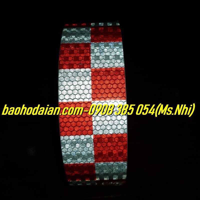 Băng keo phản quang 3M loại caro -Dài 50M- Hình thật