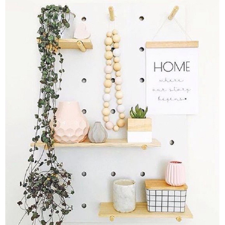 Bảng trang trí pegboard 60*40cm ❤️FREESHIP❤️ bảng gỗ trang trí, bảng chốt trang trí kèm kệ cao cấp NGON DECOR | BigBuy360 - bigbuy360.vn
