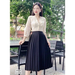 Chân váy xếp ly dài hàng dày dặn