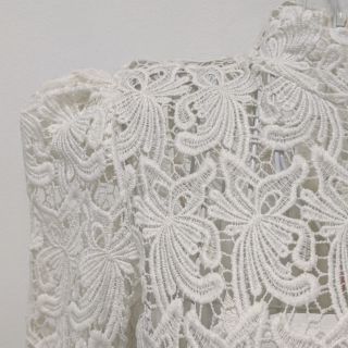 Đầm body ren trắng