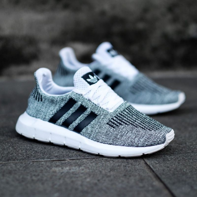 Giày Thể Thao Adidas Swift Run Màu Xanh Đen Cho Nam Và Nữ