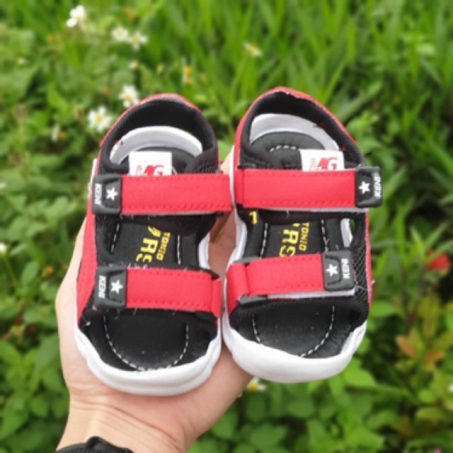 Sandal chống vấp boma cho bé siêu nhẹ