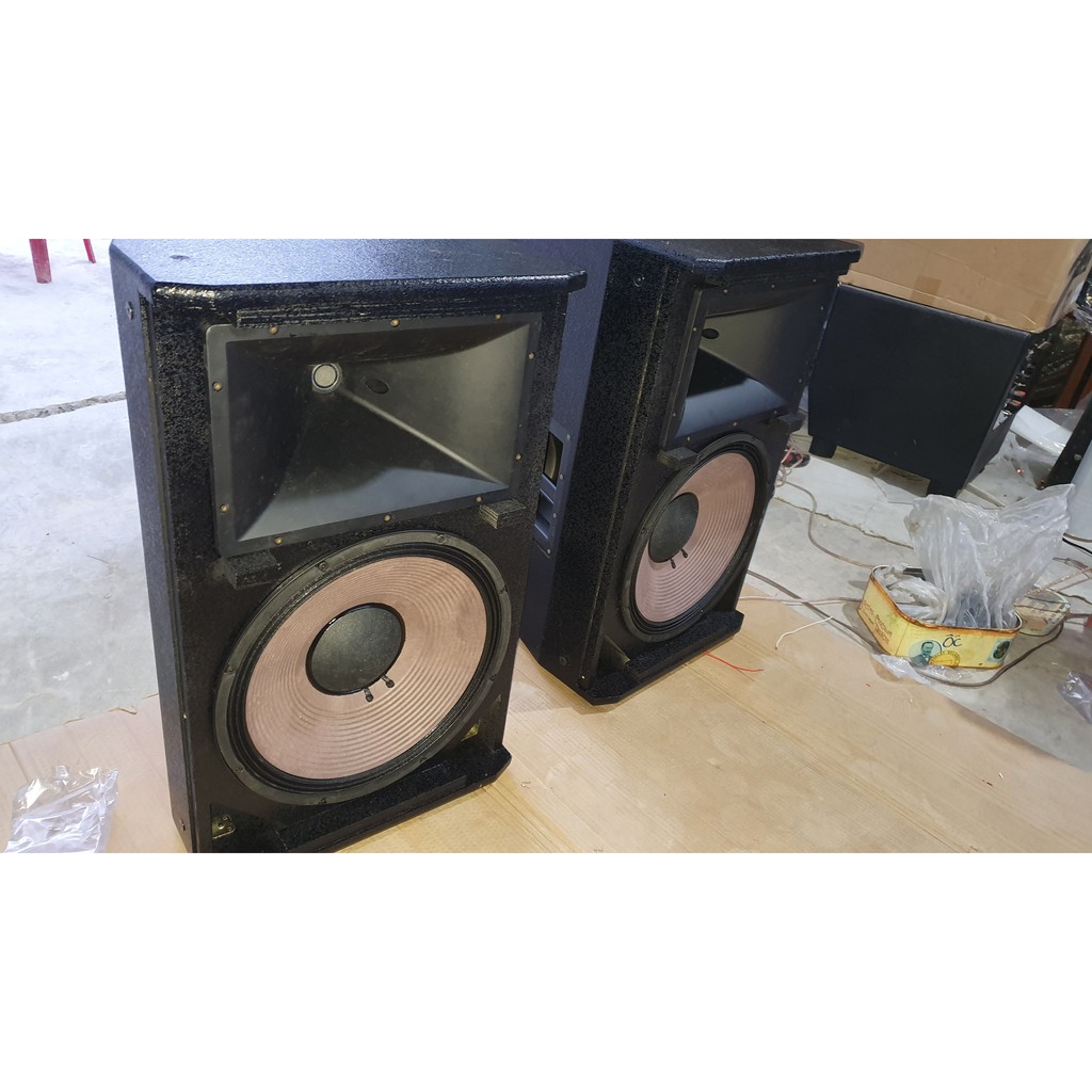 Loa sân khấu JB715 bass 40