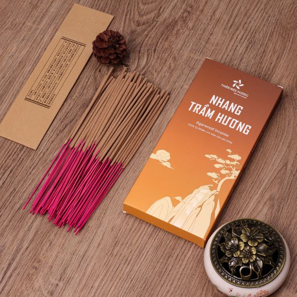 Nhang trầm hương THIÊN MỘC HƯƠNG thơm, ít khói, không hóa chất hộp tích trầm 8 năm 200 cây 20cm