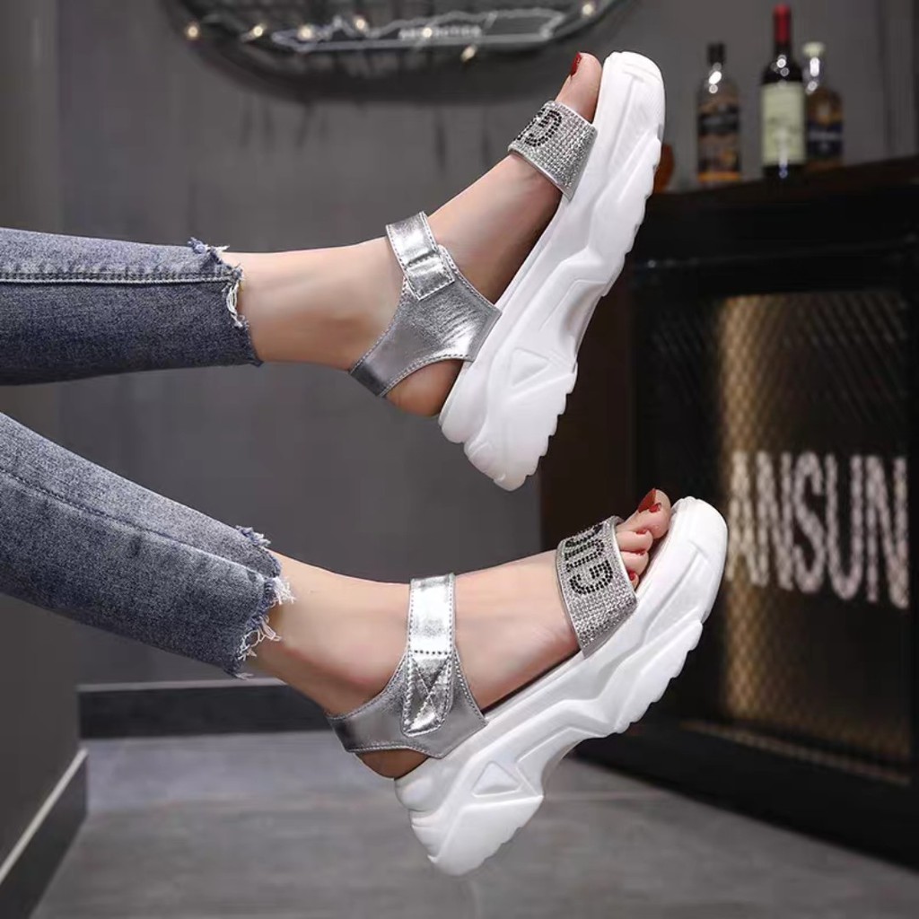 Sandal đế thô quai ngang đính đá phối chữ mẫu mới về 2 tông siêu dễ phối đồ - TT173