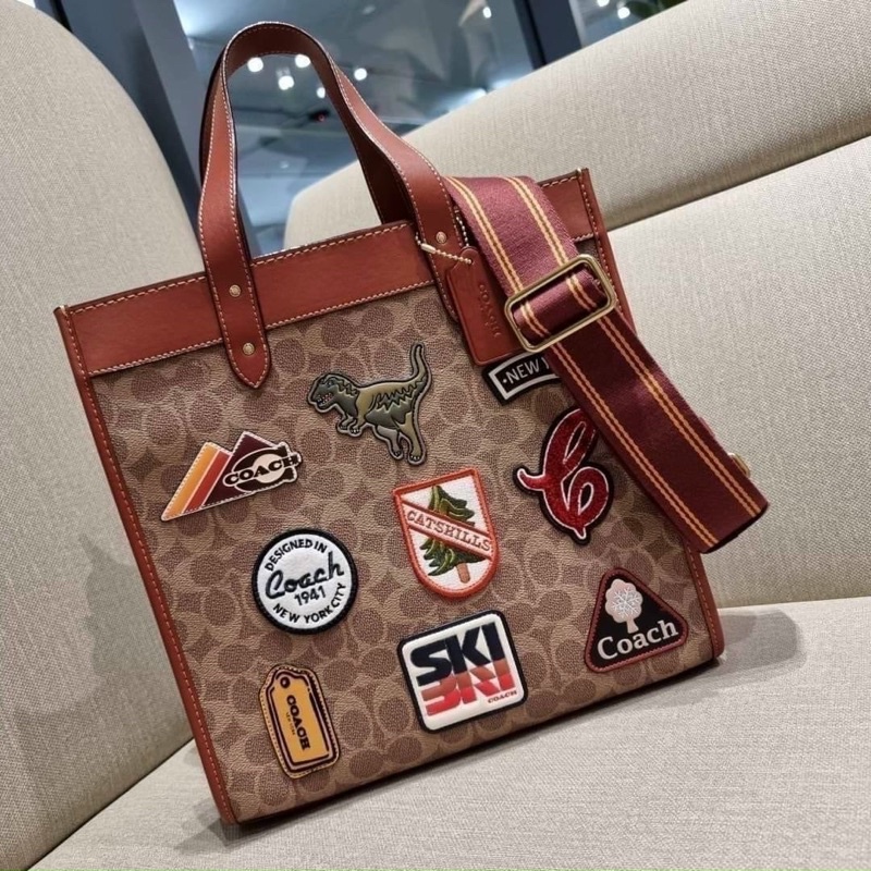 Túi xách nam Coach Field Tote whith Patches hoạ tiết trẻ trung