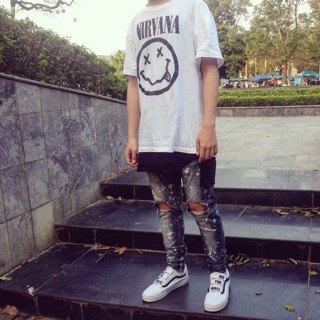 Áo Nirvana trắng còn size M
