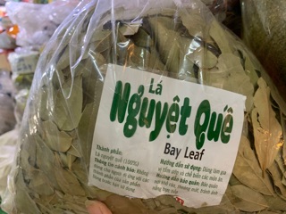 Lá nguyệt quế ( bay leaf ) 50g 30k