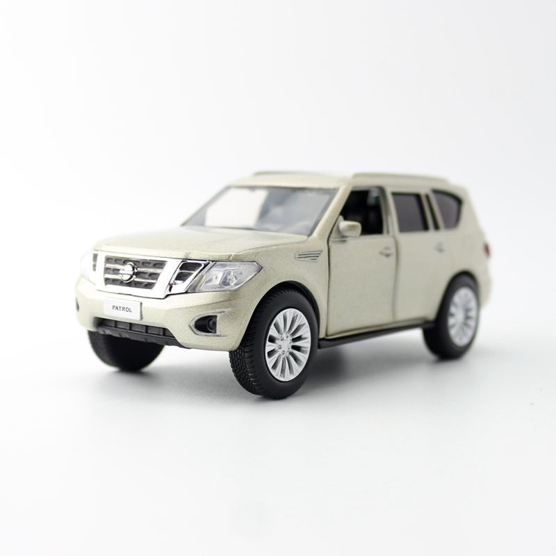 Mô hình xe Nissan Patrol kim loại 1:36 mở được 2 cửa