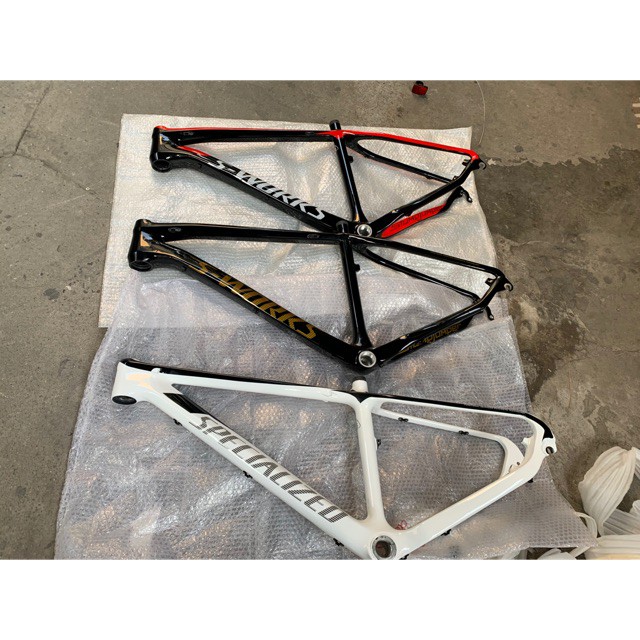 Khung xe MTB carbon siêu nhẹ