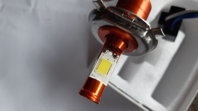 Bóng đèn led xe máy 3 chân ngạnh 12v