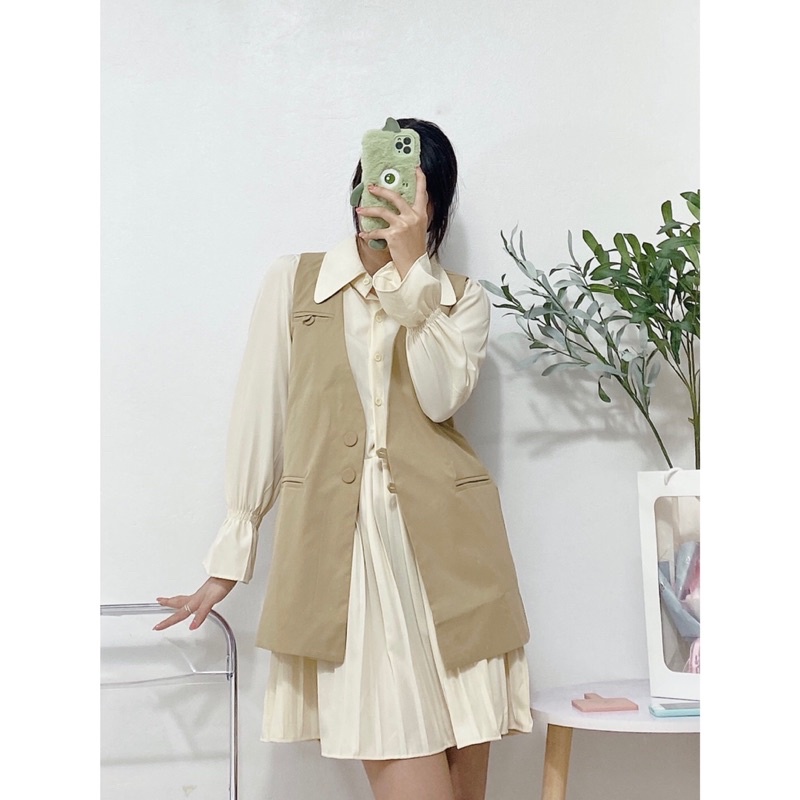 Set váy sơ mi xếp ly kèm áo gile kaki