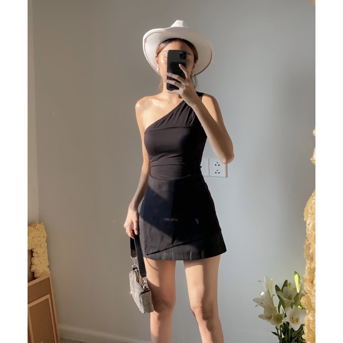 áo thun lệch vai xẻ bên