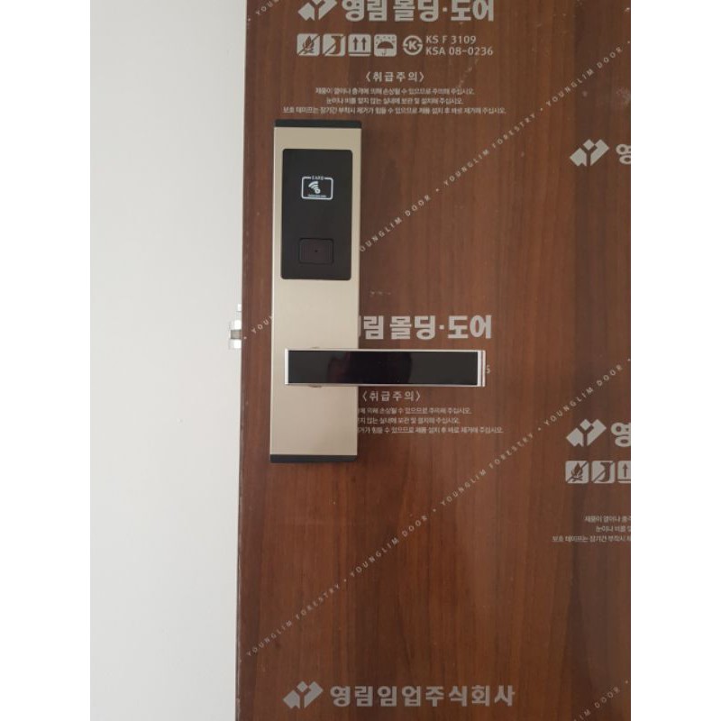 Khoá thẻ từ khách sạn - khoá khách sạn