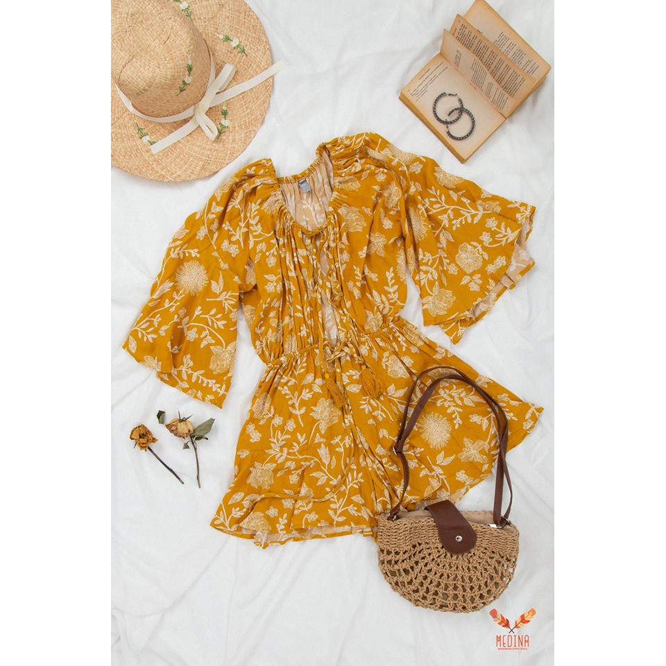Jumpsuit hoa vàng trễ vai tay loe J5