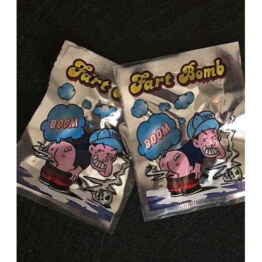 Đồ chơi bom đánh rắm -i33 giá như sỉ