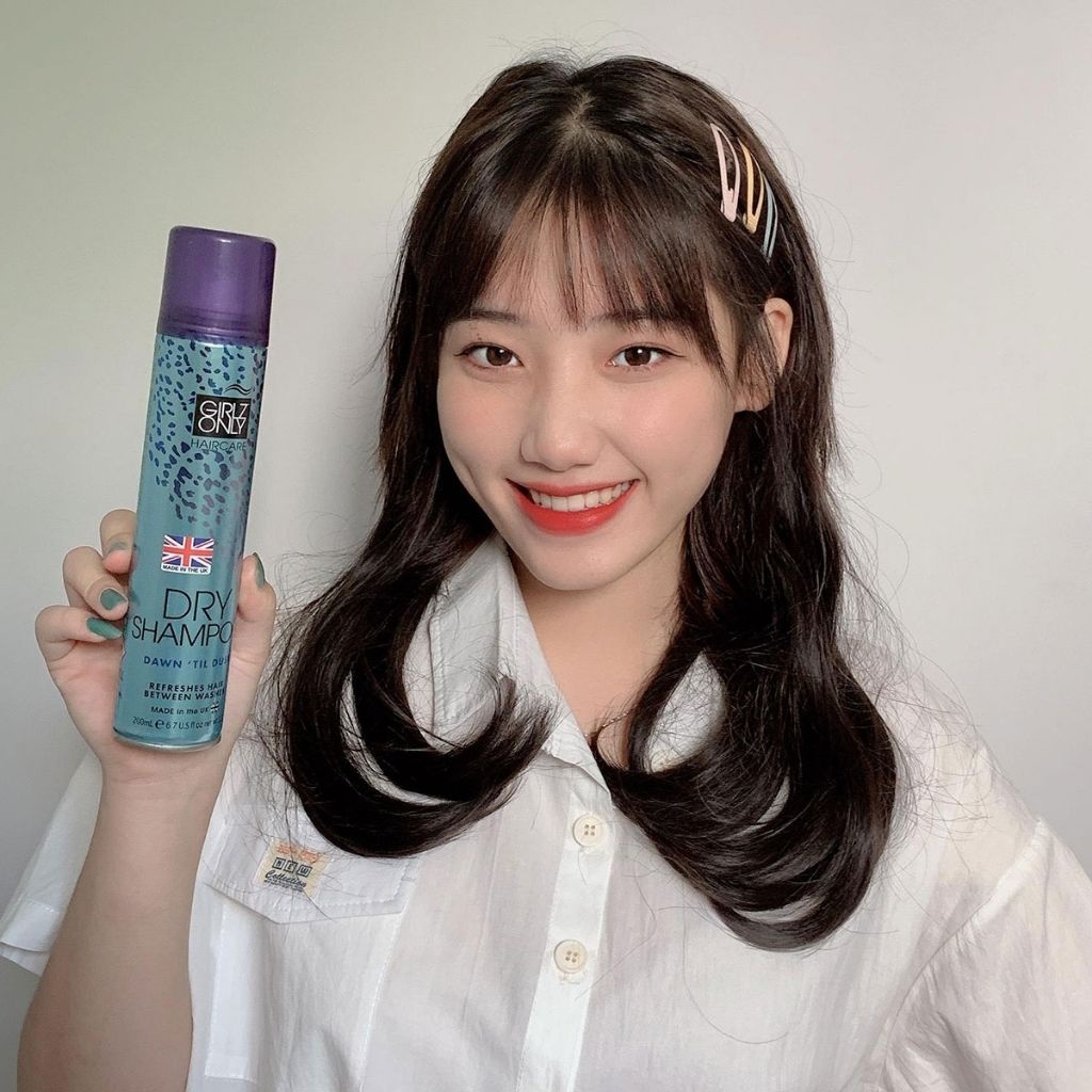 Dầu Gội Khô Girlz Only Dry Shampoo 4 Hương Thơm Quyến Rũ Bảo Vệ Mái Tóc Tiện Dụng 200ML