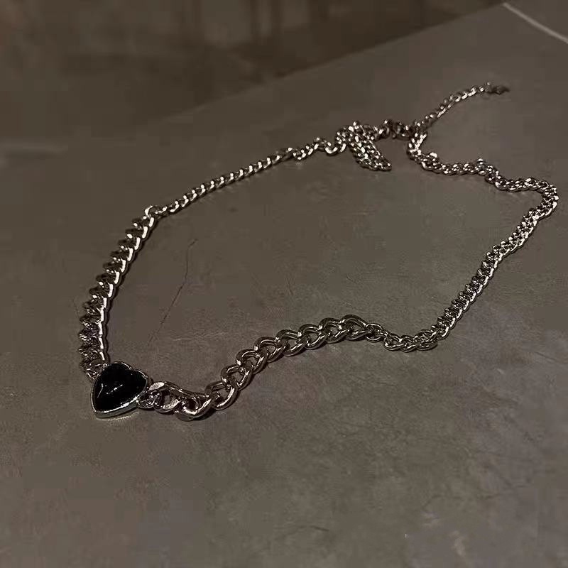 Mới Vòng cổ Hình Trái Tim Phối Màu Đen Phong Cách hip hop Thời Trang Cho Nữ