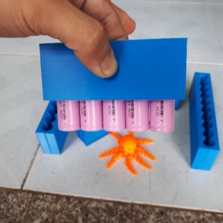 Đế kẹp pin 18650