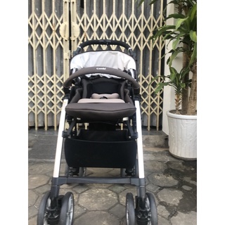 Xe đẩy Combi Umbretta
