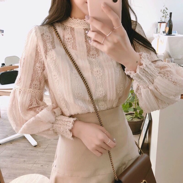[Mã FAMARAL1 giảm 10K đơn 50K] Áo sơ mi nữ ren dài tay đẹp hai lớp dáng suông cổ tròn màu trắng be đi làm đi chơi TNT | BigBuy360 - bigbuy360.vn