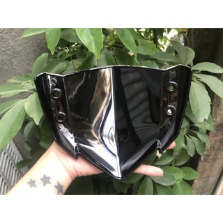 Mão ốp đầu kiểu Exciter 135 LCD.