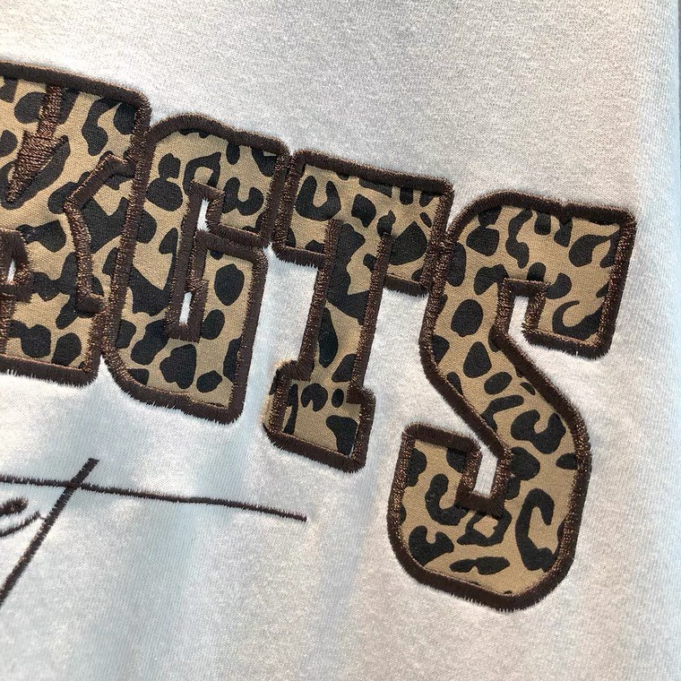 Áo Thun Hoa Tiết Đốm Chữ Thêu Blackgts Tee